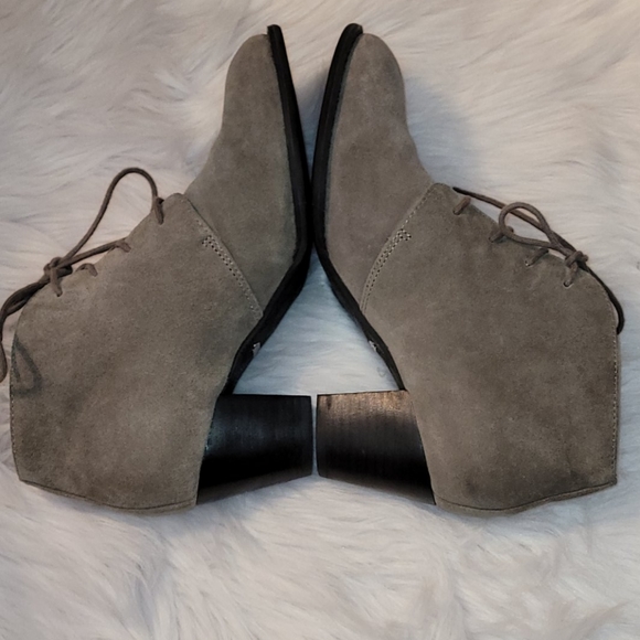 Vionic gray suede tie booties size 6 - Picture 5 of 10